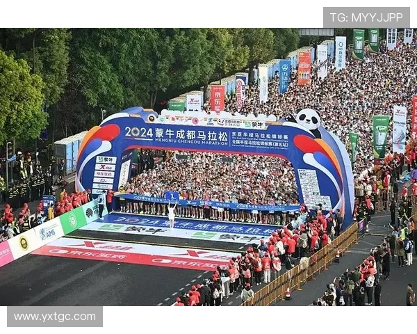 成都城市马拉松精彩点评滑板队展现速度与激情的完美结合