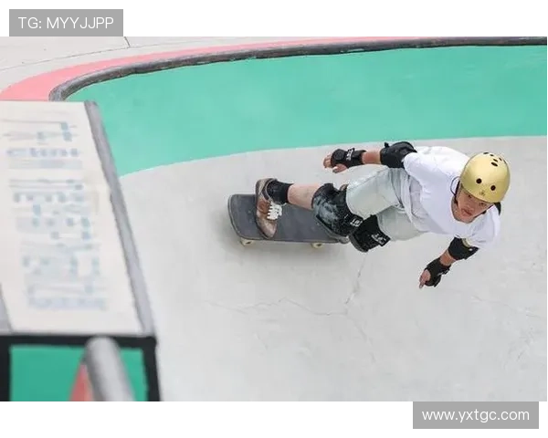 成都滑板队的防反策略解析与滑板文化的深度融合探讨