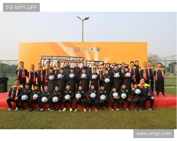 成都足球队的默契配合与战术解析探讨足球魅力与团队精神的结合