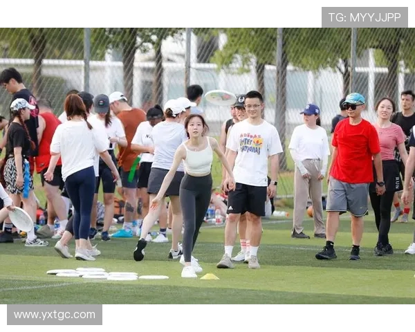 成都飞盘队与广州飞盘队赛后复盘分析双方状态与表现对比